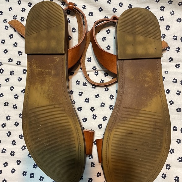 Steve madden tan leather slip on sandals - Picture 4 of 6